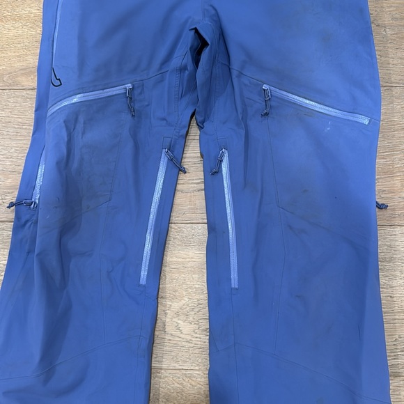 Flylow foxy ski bibs medium. - Picture 3 of 5